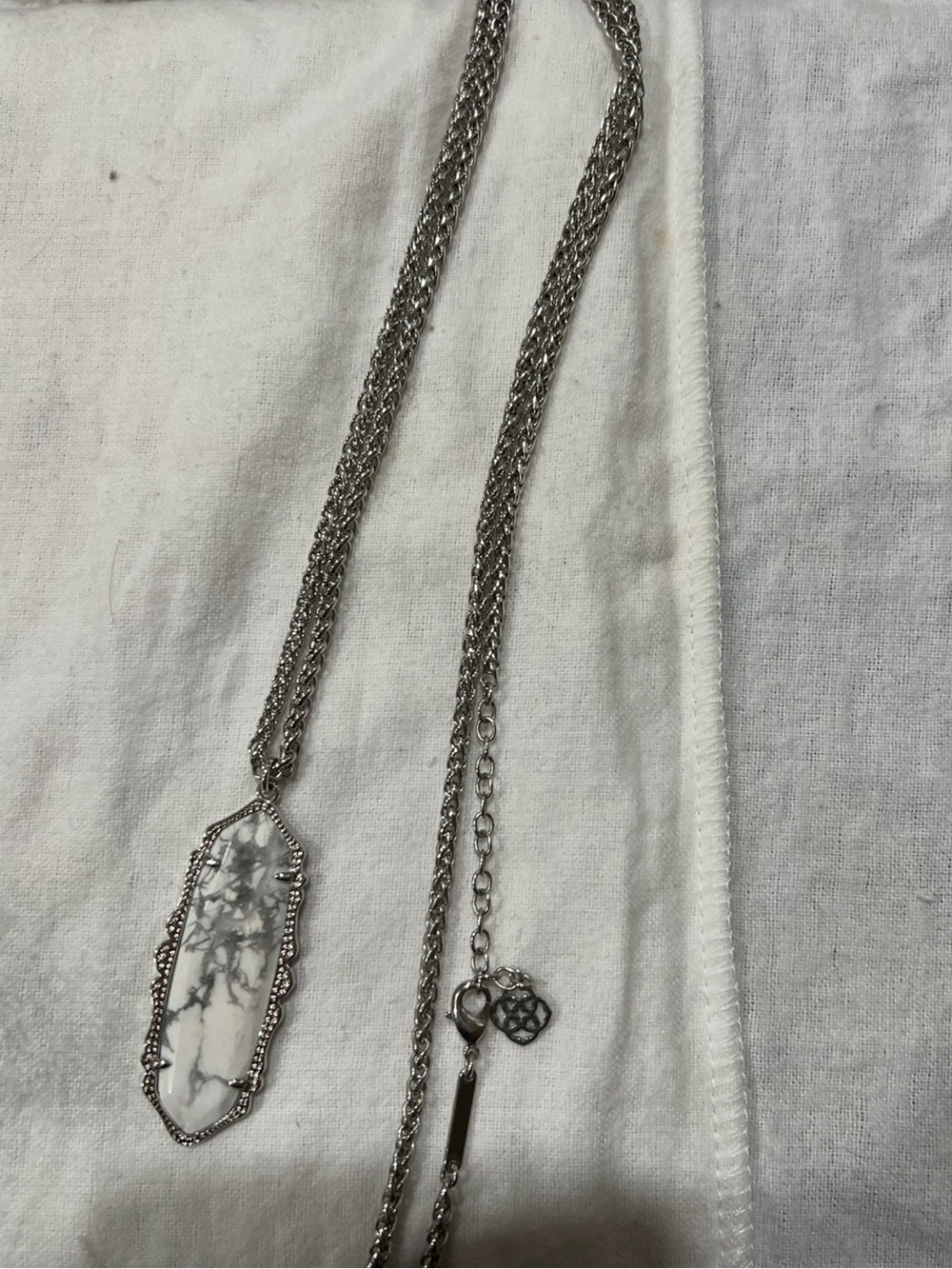 Kendra Scott howlite Fran necklace